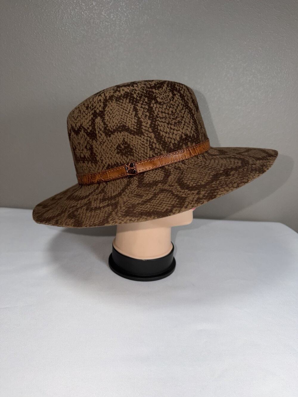 Eric Javits Wool Women’s Hat Karli Brown Python Winter Fall Fedora Hat New NWT